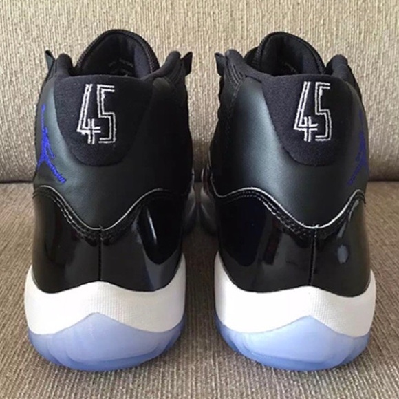 200 - Picture 2 of 3